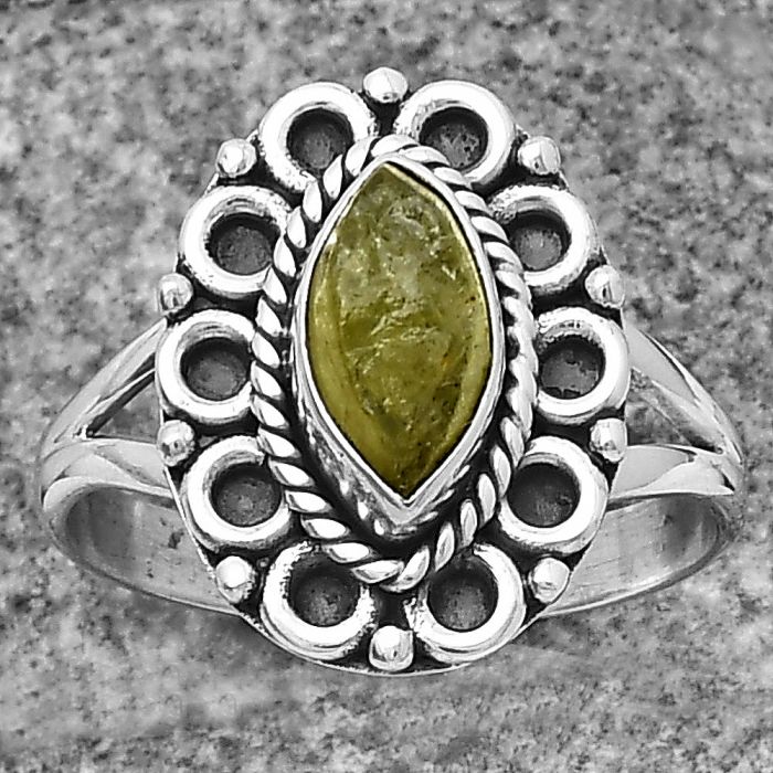 Natural Peridot Rough Ring size-8 SDR204526 R-1256, 5x10 mm