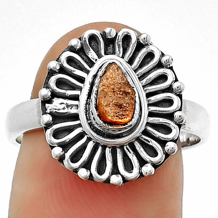 Natural Sunstone Rough Ring size-8.5 SDR204632 R-1320, 4x6 mm