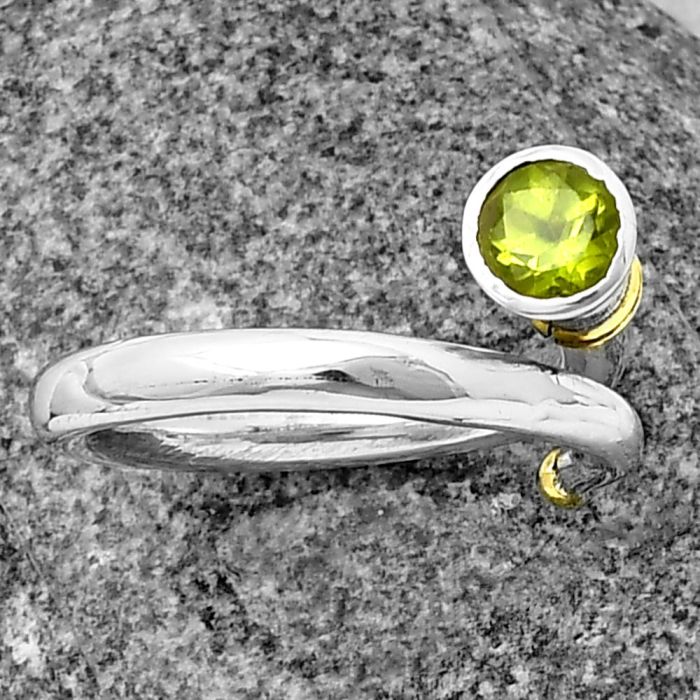 Two Tone - Peridot Ring size-8 SDR208228 R-1248, 6x6 mm