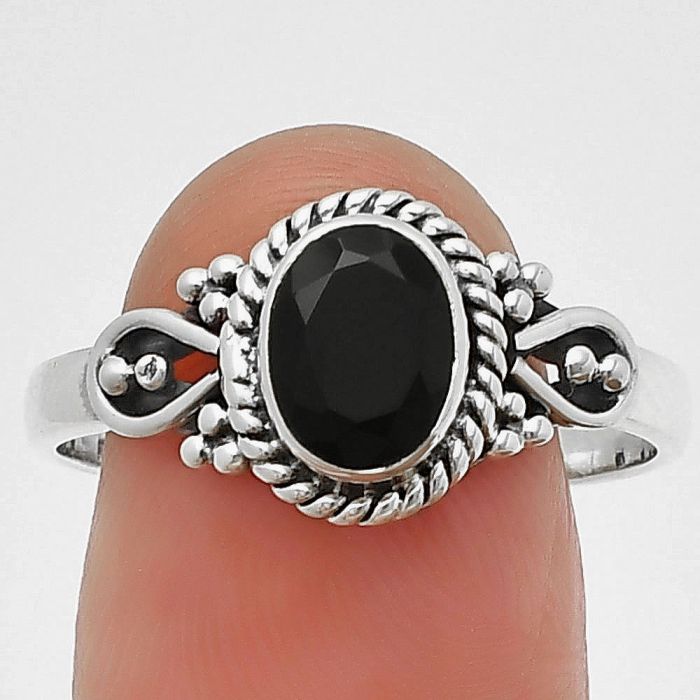 Black Onyx Ring Size-8.5 SDR210692 R-1224, 6x8 mm