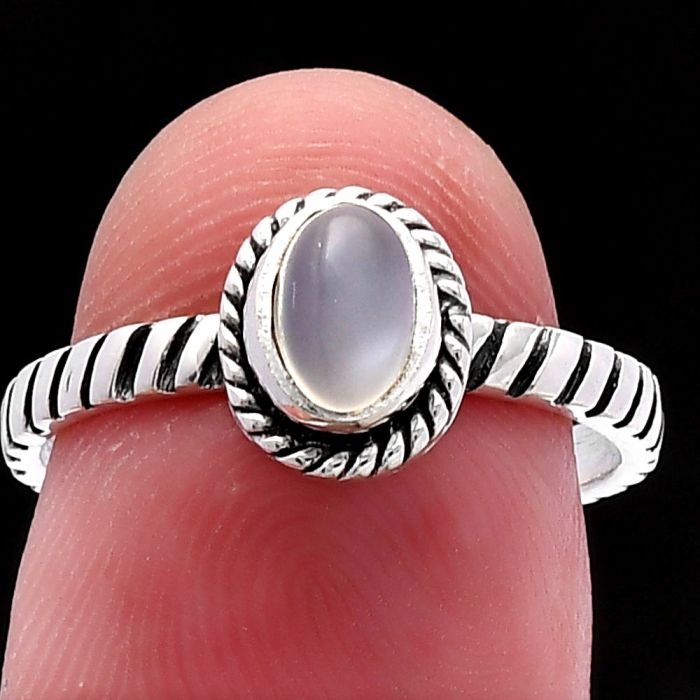 Srilankan Moonstone Ring size-7 SDR222478 R-1045, 4x6 mm