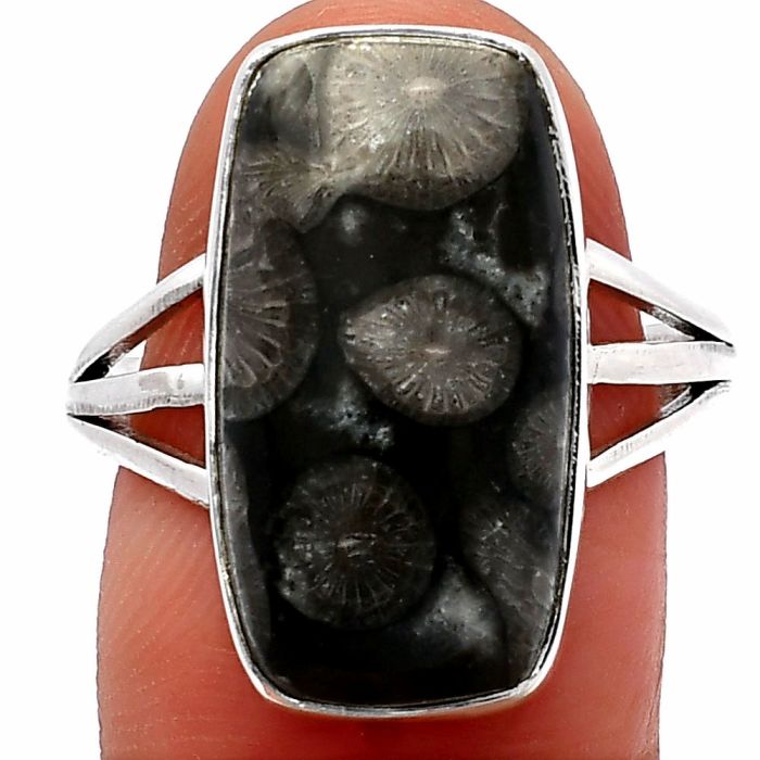 Black Flower Fossil Coral Ring size-9 SDR225514 R-1003, 11x20 mm