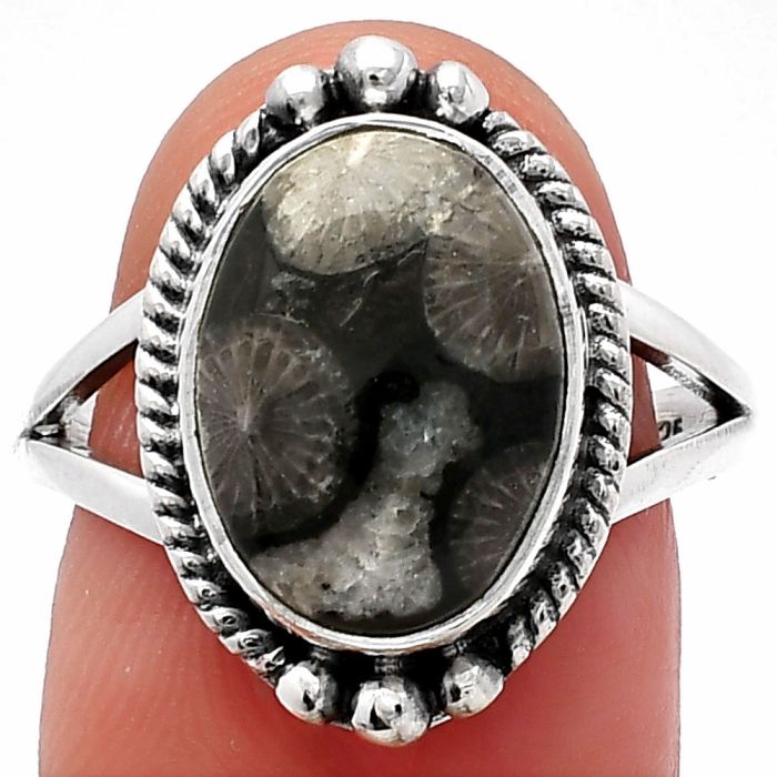 Black Flower Fossil Coral Ring size-8 SDR225691 R-1253, 10x14 mm