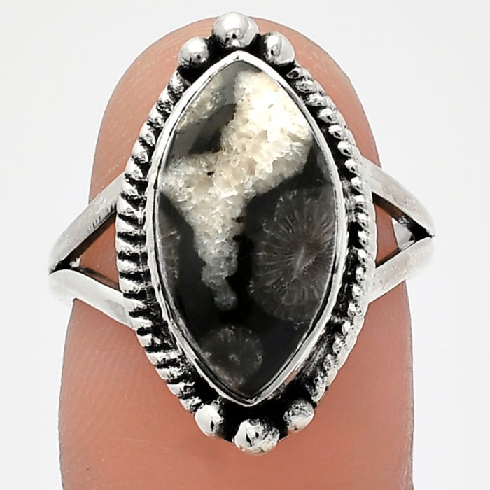 Black Flower Fossil Coral Ring size-7 SDR225802 R-1253, 9x16 mm