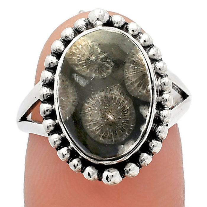 Black Flower Fossil Coral Ring size-7 SDR225891 R-1154, 10x14 mm