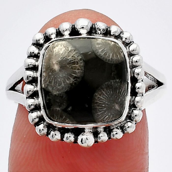 Black Flower Fossil Coral Ring size-8 SDR225905 R-1154, 10x10 mm