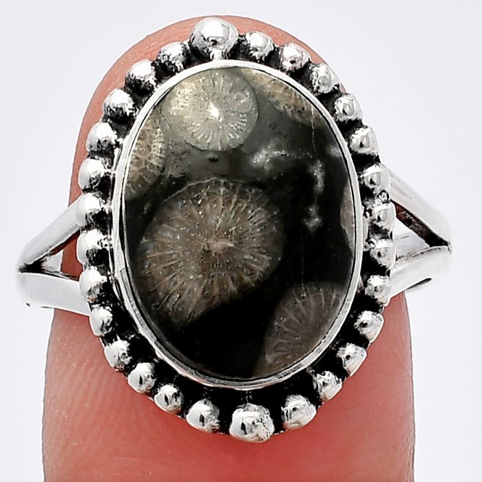 Black Flower Fossil Coral Ring size-9 SDR225930 R-1154, 10x14 mm