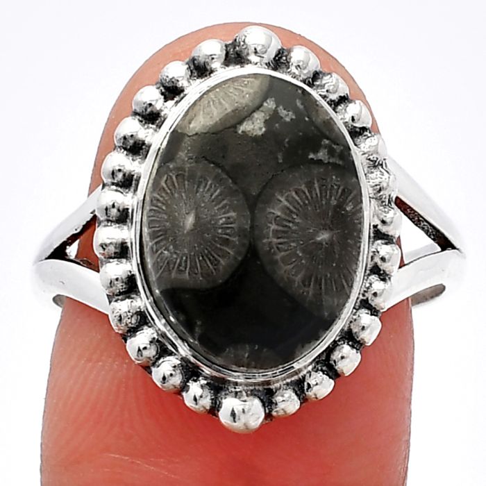 Black Flower Fossil Coral Ring size-8.5 SDR225990 R-1154, 10x13 mm