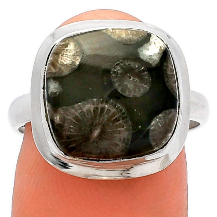 Black Flower Fossil Coral Ring size-8 SDR226313 R-1007, 13x13 mm