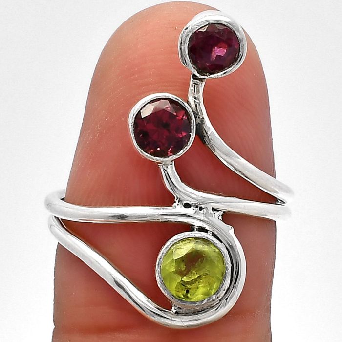 Peridot and Garnet Ring size-6.5 SDR226802 R-1390, 5x5 mm