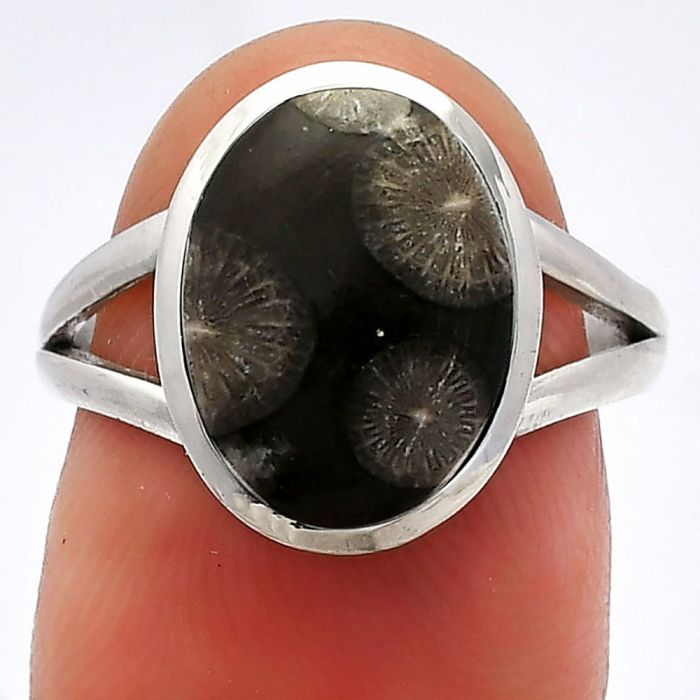 Black Flower Fossil Coral Ring size-7 SDR230377 R-1005, 9x13 mm