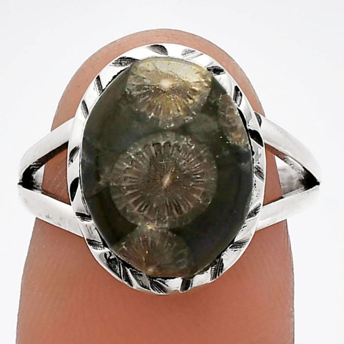 Black Flower Fossil Coral Ring size-7 SDR230931 R-1074, 10x14 mm