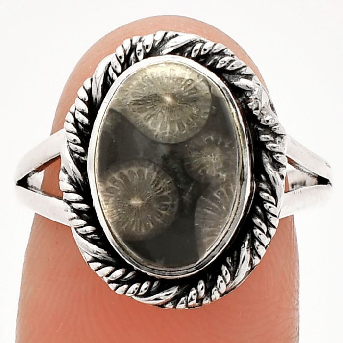 Black Flower Fossil Coral Ring size-8 SDR231605 R-1014, 9x12 mm