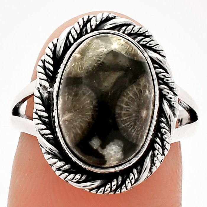 Black Flower Fossil Coral Ring size-7 SDR231665 R-1014, 9x13 mm