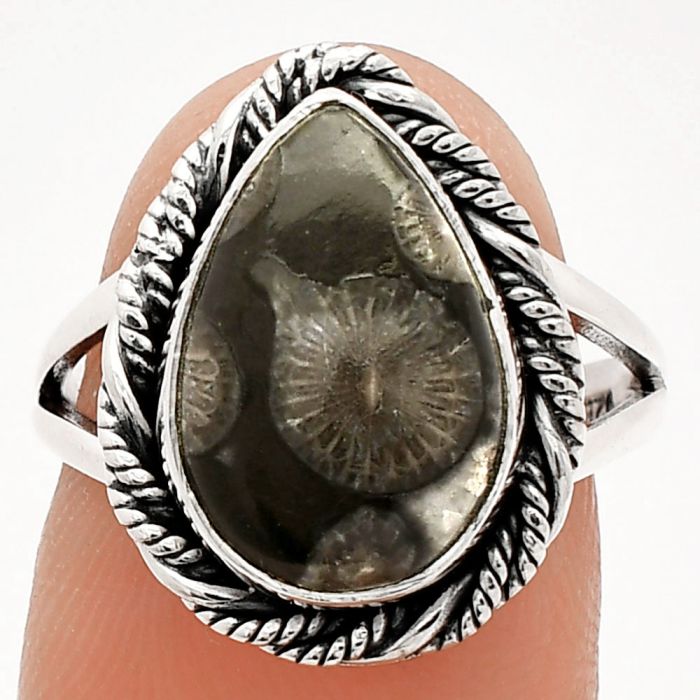 Black Flower Fossil Coral Ring size-7 SDR231728 R-1014, 10x14 mm