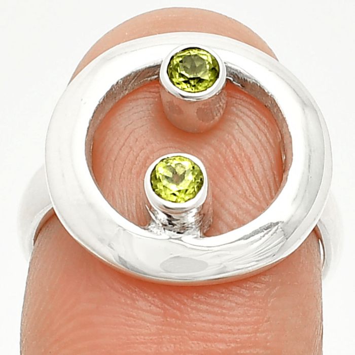 Peridot Ring size-5.5 SDR236796 R-1540, 3x3 mm