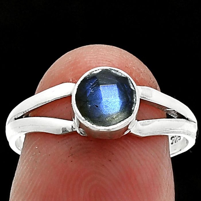 Blue Fire Labradorite Ring size-8 SDR238387 R-1505, 6x6 mm