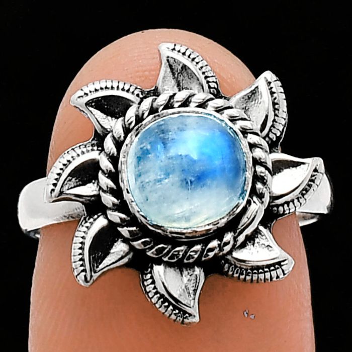 Sun - Rainbow Moonstone Ring size-7 SDR238512 R-1617, 7x7 mm