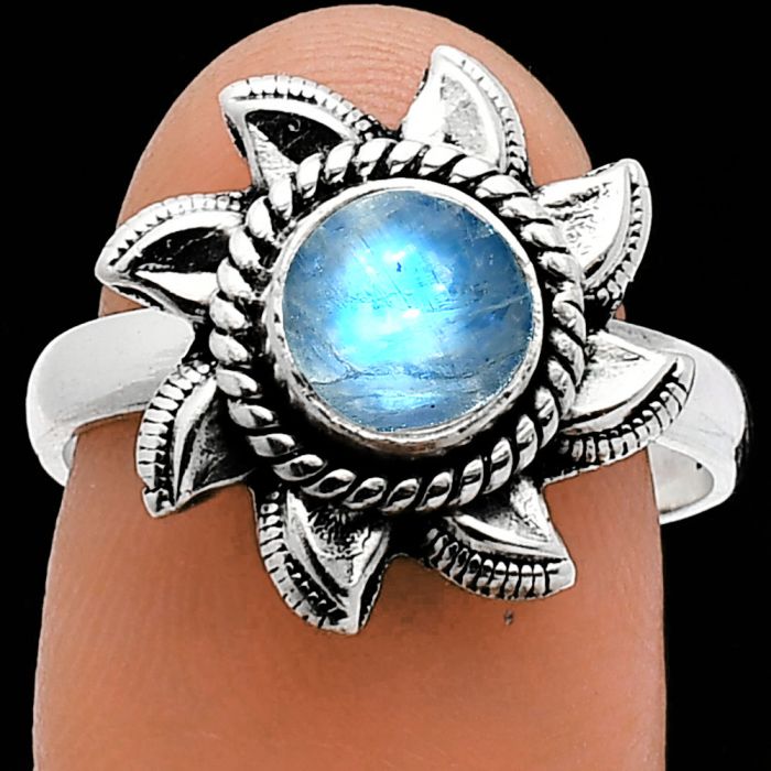 Sun - Rainbow Moonstone Ring size-8 SDR238516 R-1617, 7x7 mm