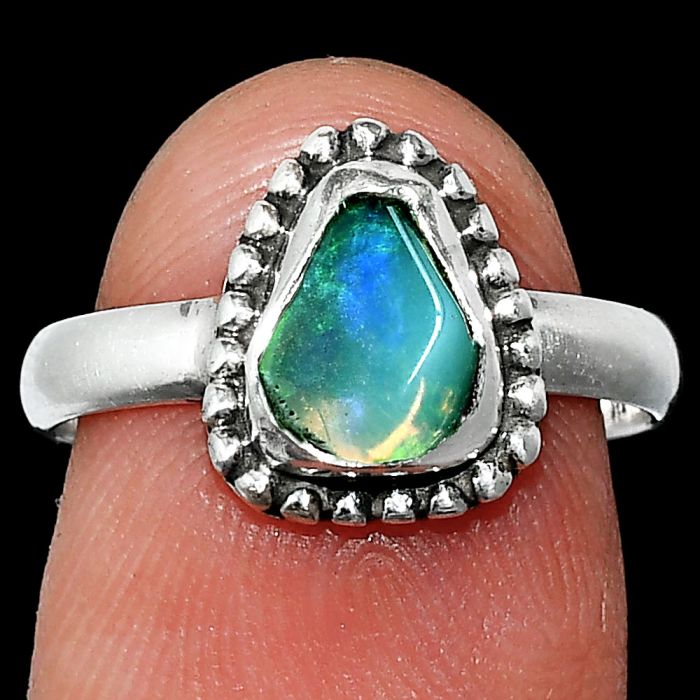 Ethiopian Opal Rough Ring size-7 SDR239621 R-1071, 6x8 mm