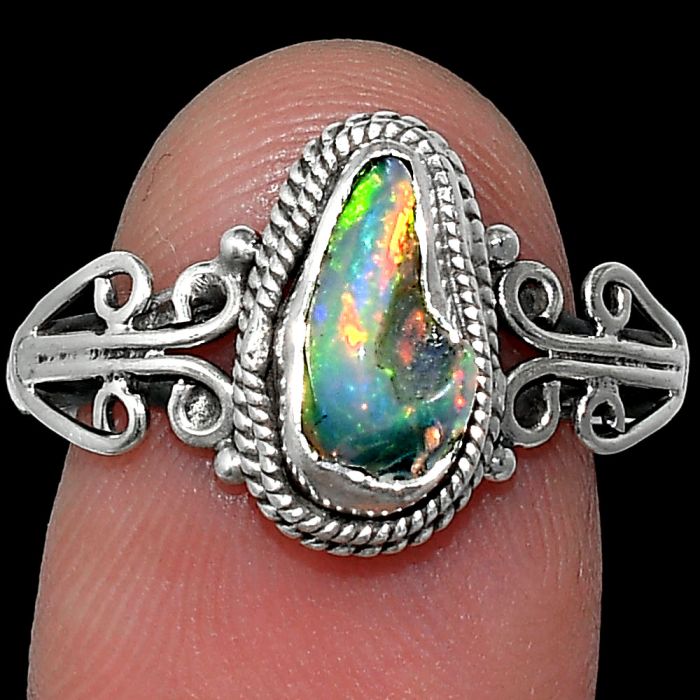 Ethiopian Opal Rough Ring size-9 SDR239850 R-1293, 5x10 mm