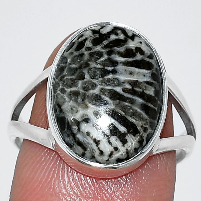 Stingray Coral Ring size-8 SDR239952 R-1002, 12x16 mm