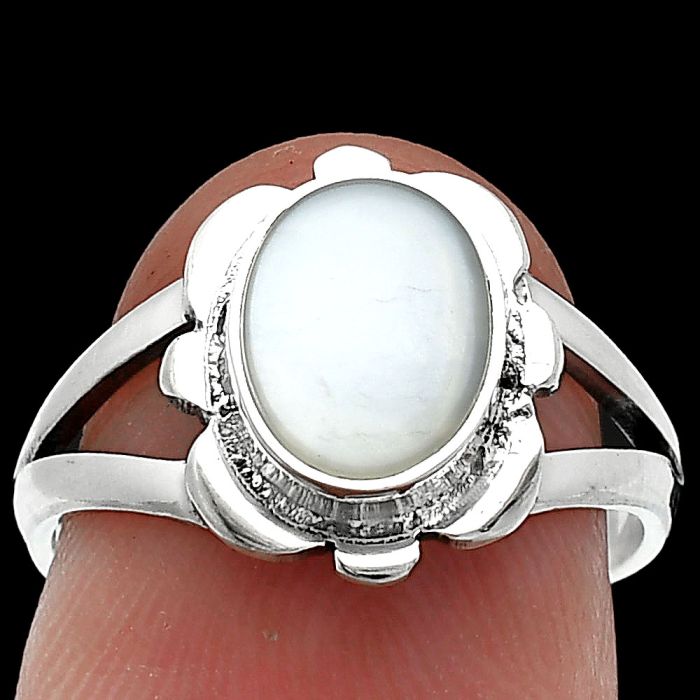 Srilankan Moonstone Ring size-7 SDR240152 R-1342, 7x9 mm