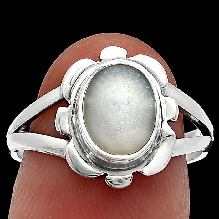 Srilankan Moonstone Ring size-8 SDR240154 R-1342, 7x9 mm