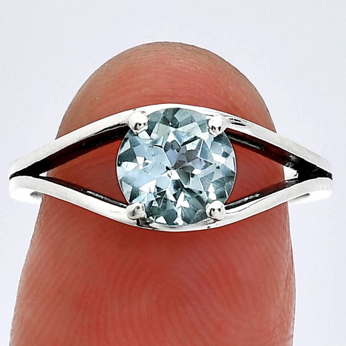 Sky Blue Topaz Ring size-7.5 SDR241351 R-1034, 7x7 mm