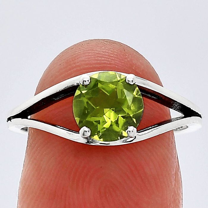 Peridot Ring size-7.5 SDR241380 R-1034, 7x7 mm