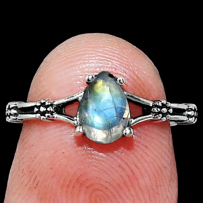 Rainbow Moonstone Ring size-5 SDR241875 R-1720, 7x5 mm