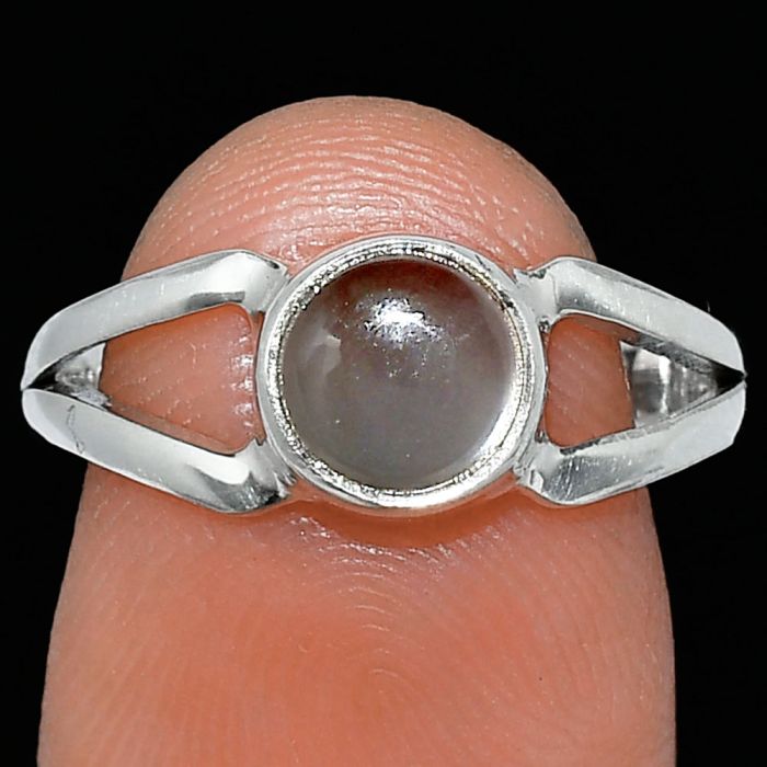 Gray Moonstone Ring size-8 SDR242107 R-1505, 7x7 mm