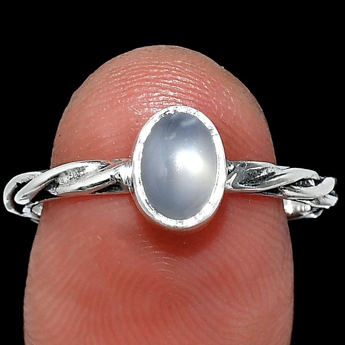 Srilankan Moonstone Ring size-8 SDR242179 R-1213, 5x7 mm