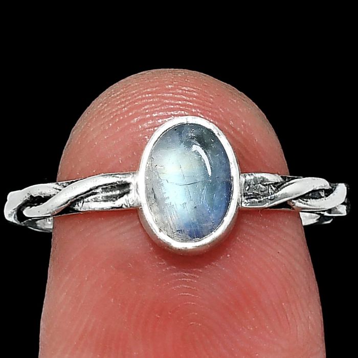 Rainbow Moonstone Ring size-7 SDR242182 R-1213, 5x7 mm