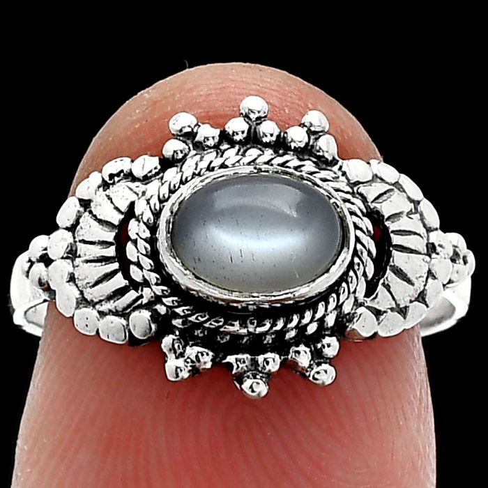 Srilankan Moonstone Ring size-7.5 SDR242714 R-1726, 7x5 mm