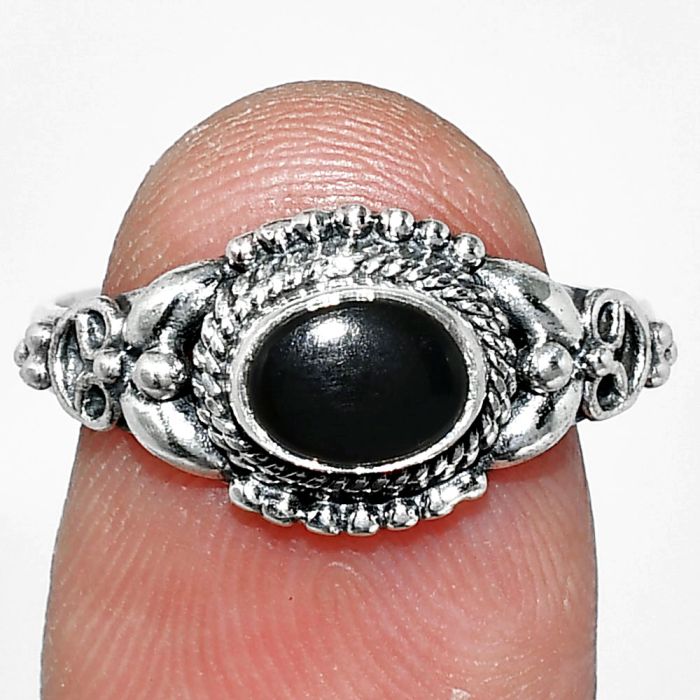 Black Onyx Ring size-8 SDR242753 R-1286, 7x5 mm