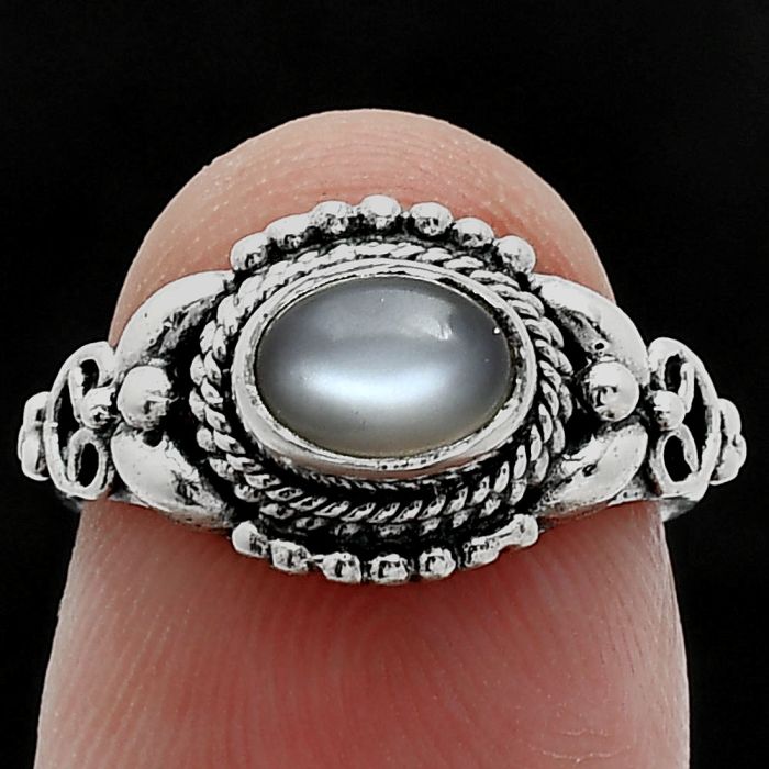 Gray Moonstone Ring size-5 SDR242805 R-1286, 7x5 mm