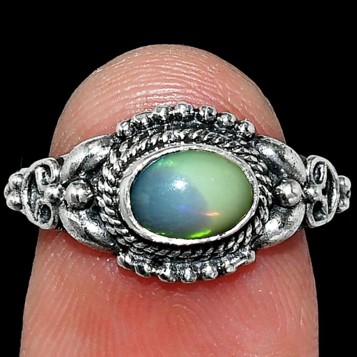 Ethiopian Opal Ring size-6.5 SDR242815 R-1286, 7x5 mm