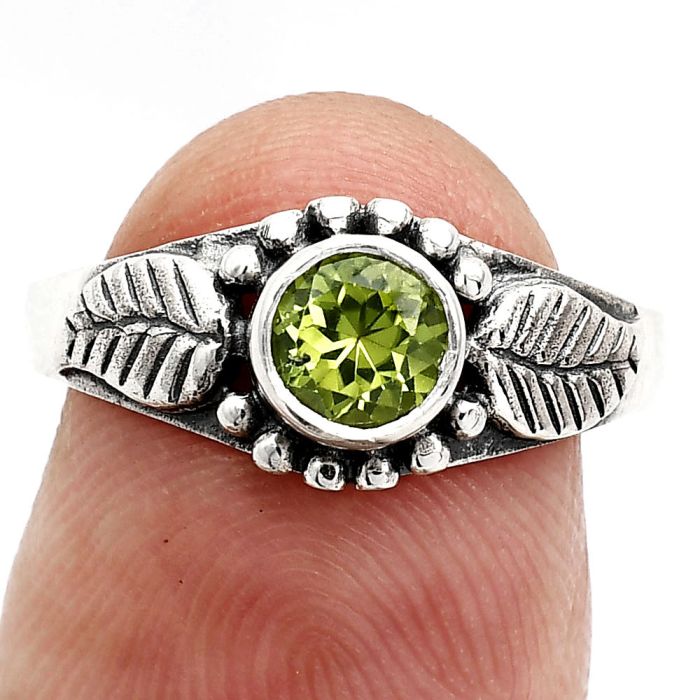 Peridot Ring size-8 SDR243532 R-1404, 5x5 mm