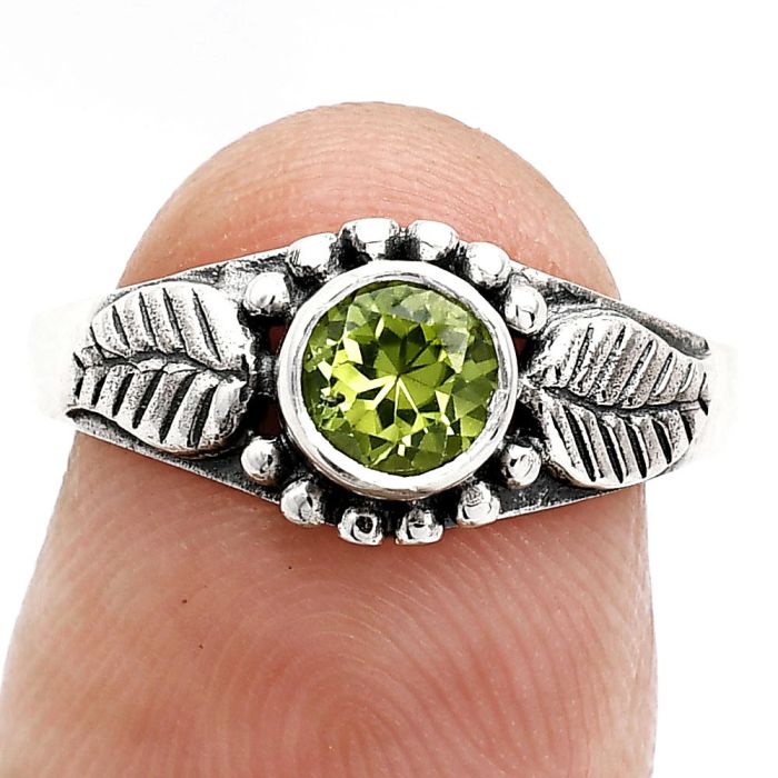 Peridot Ring size-8 SDR243566 R-1404, 5x5 mm