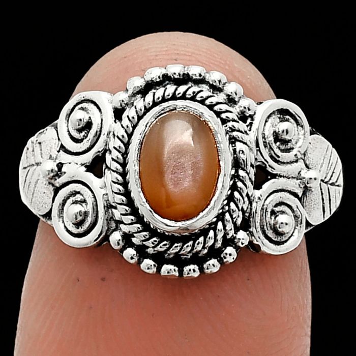 Peach Moonstone Ring size-7.5 SDR243608 R-1280, 7x5 mm