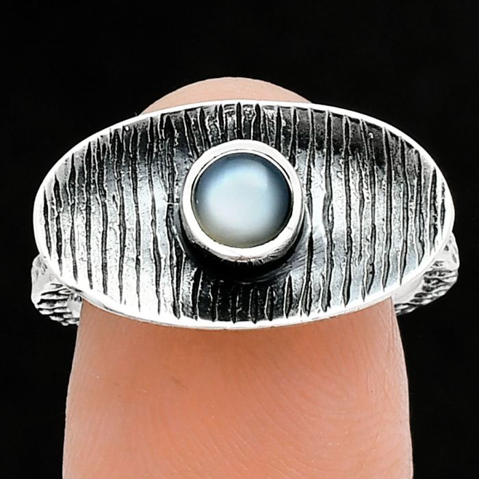 Gray Moonstone Ring size-7.5 SDR244261 R-1573, 5x5 mm