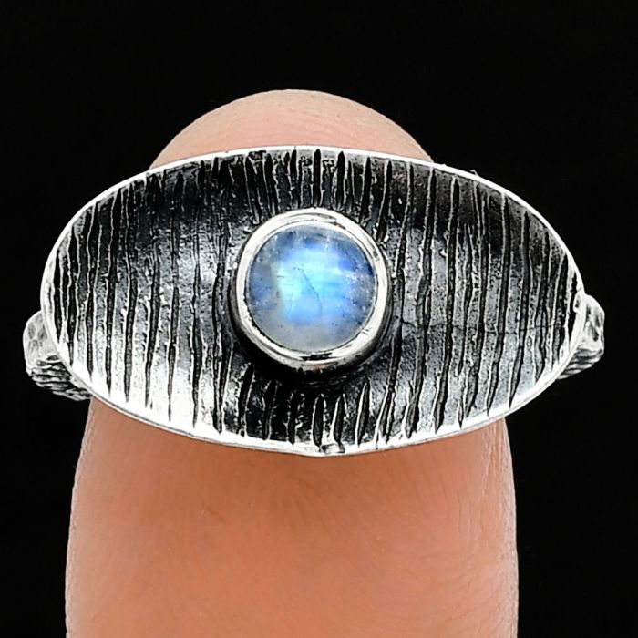 Rainbow Moonstone Ring size-8.5 SDR244290 R-1573, 5x5 mm