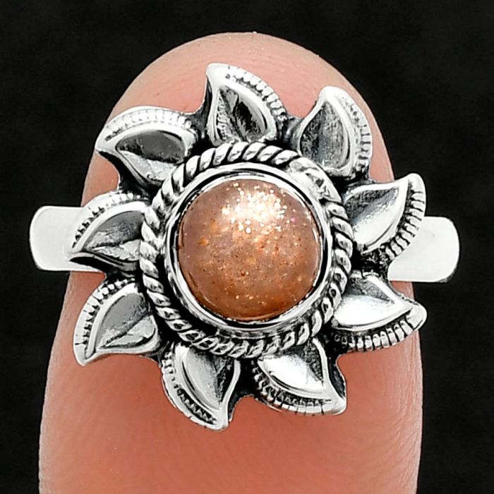 Sun - Sunstone Ring size-8 SDR244771 R-1617, 7x7 mm